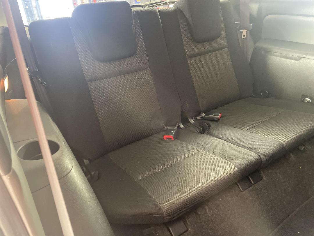 Photo '23' of Toyota Wish