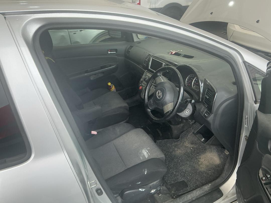 Photo '19' of Toyota Wish