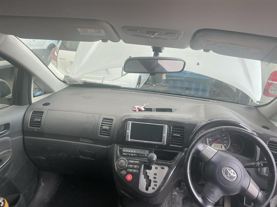 Photo '21' of Toyota Wish