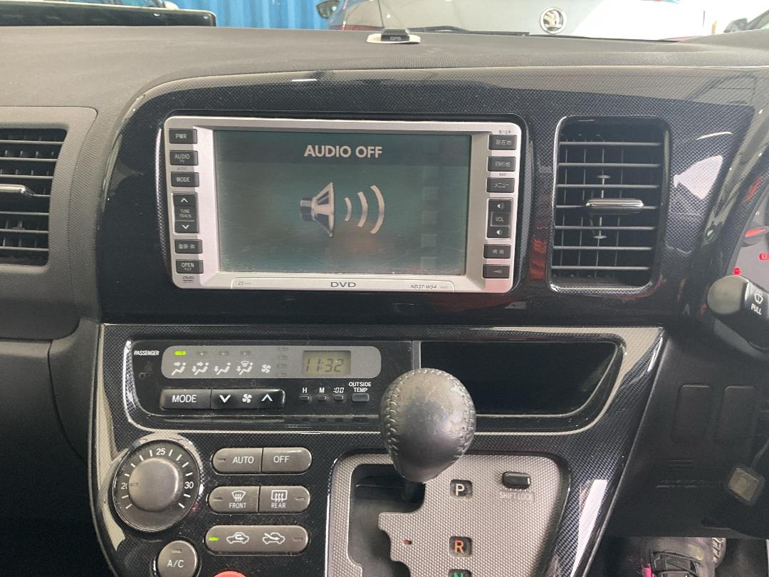 Photo '10' of Toyota Wish