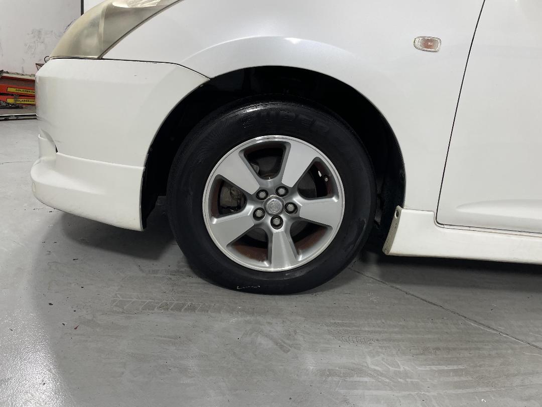 Photo '10' of Toyota Wish