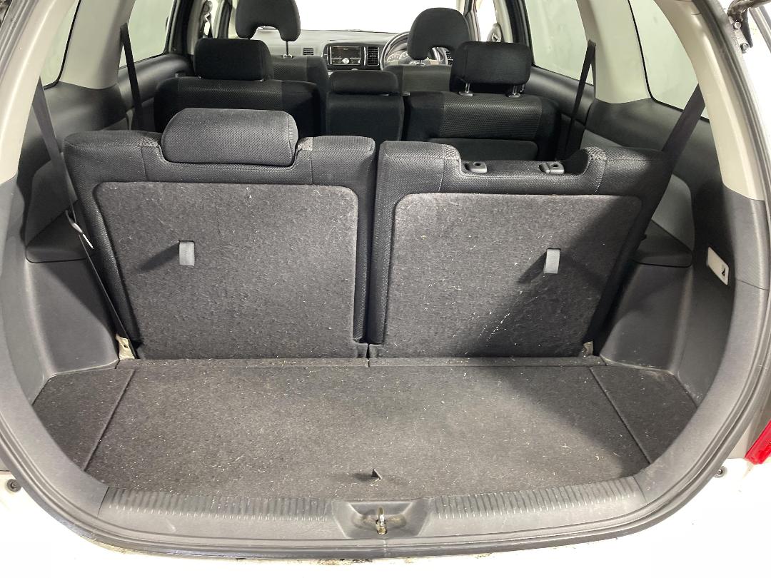 Photo '14' of Toyota Wish