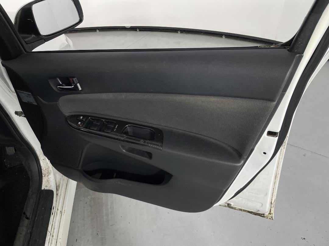 Photo '15' of Toyota Wish