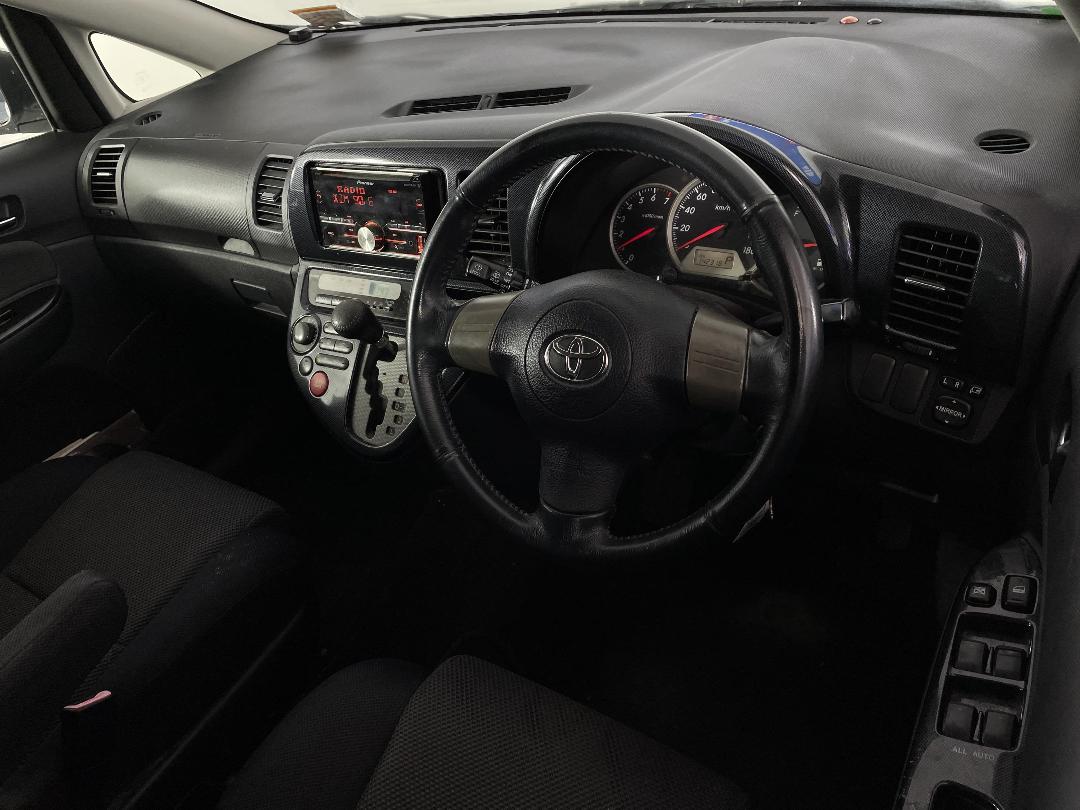 Photo '17' of Toyota Wish