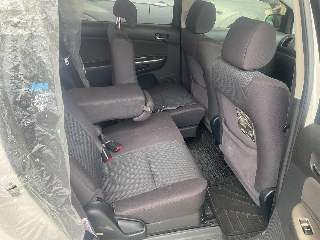 Photo '13' of Toyota Wish