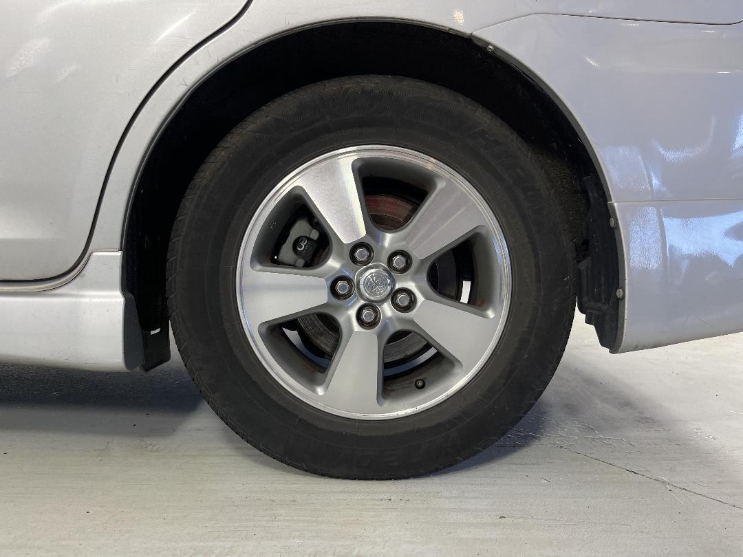 Photo '11' of Toyota Wish