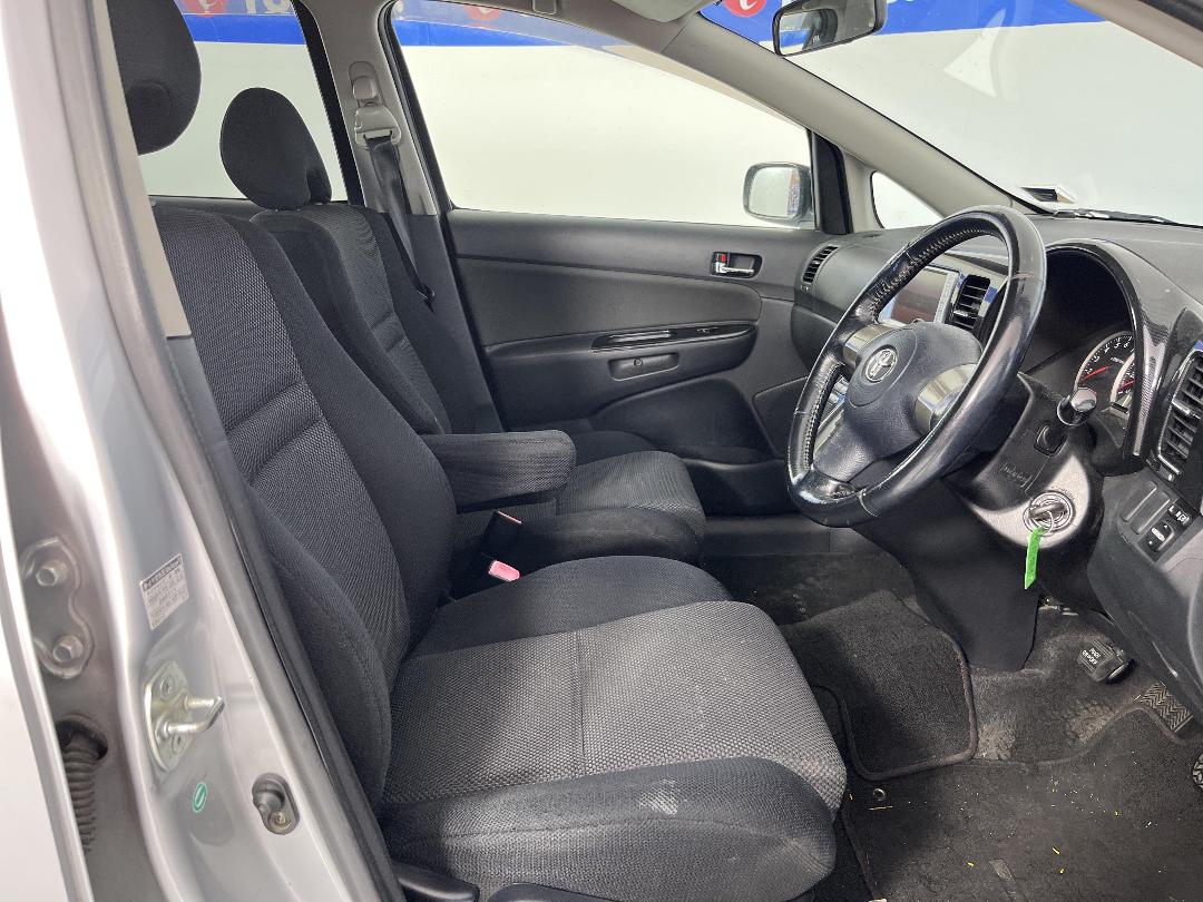 Photo '16' of Toyota Wish