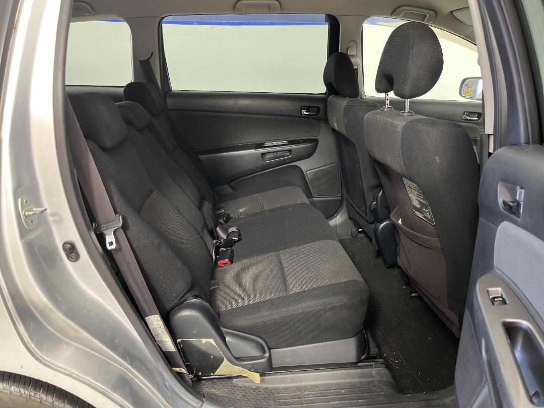 Photo '19' of Toyota Wish