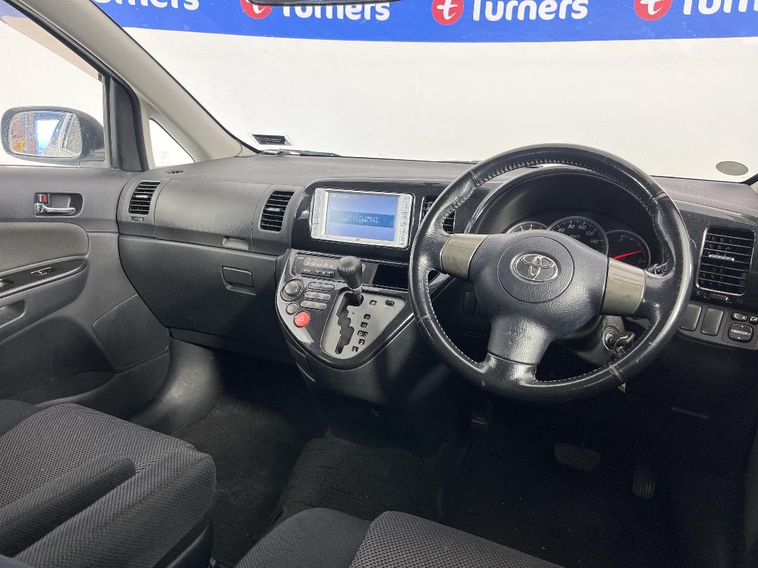 Photo '17' of Toyota Wish