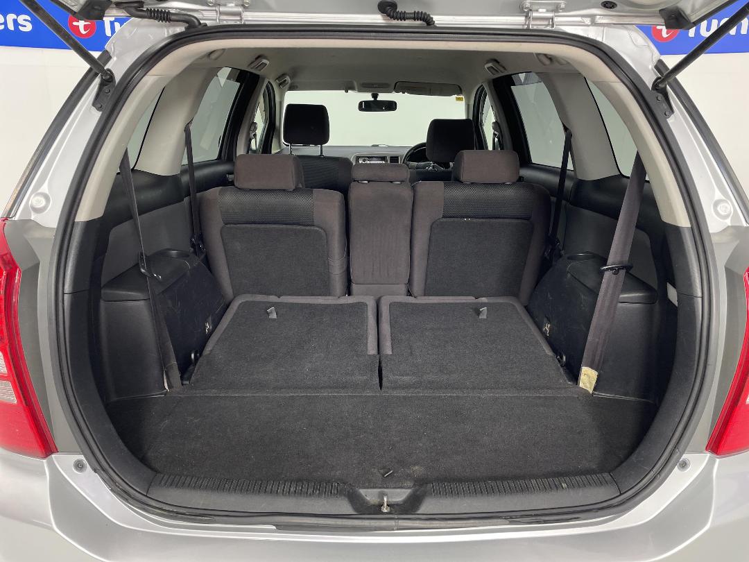 Photo '14' of Toyota Wish