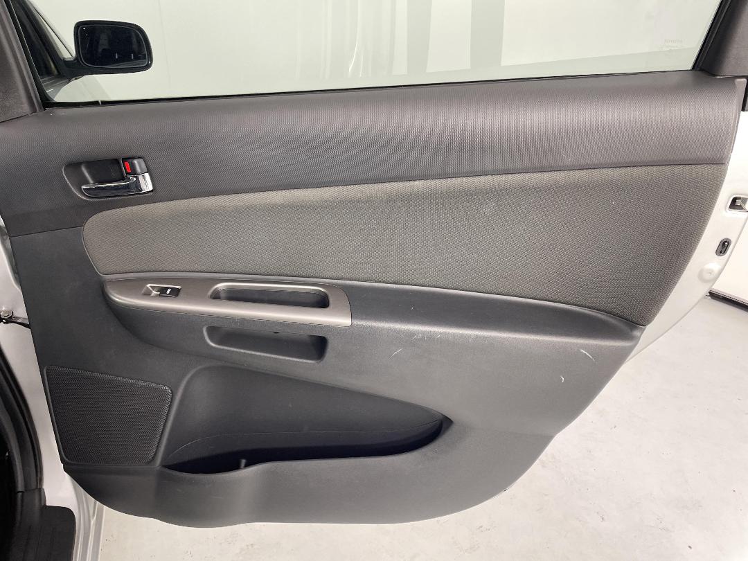 Photo '19' of Toyota Wish