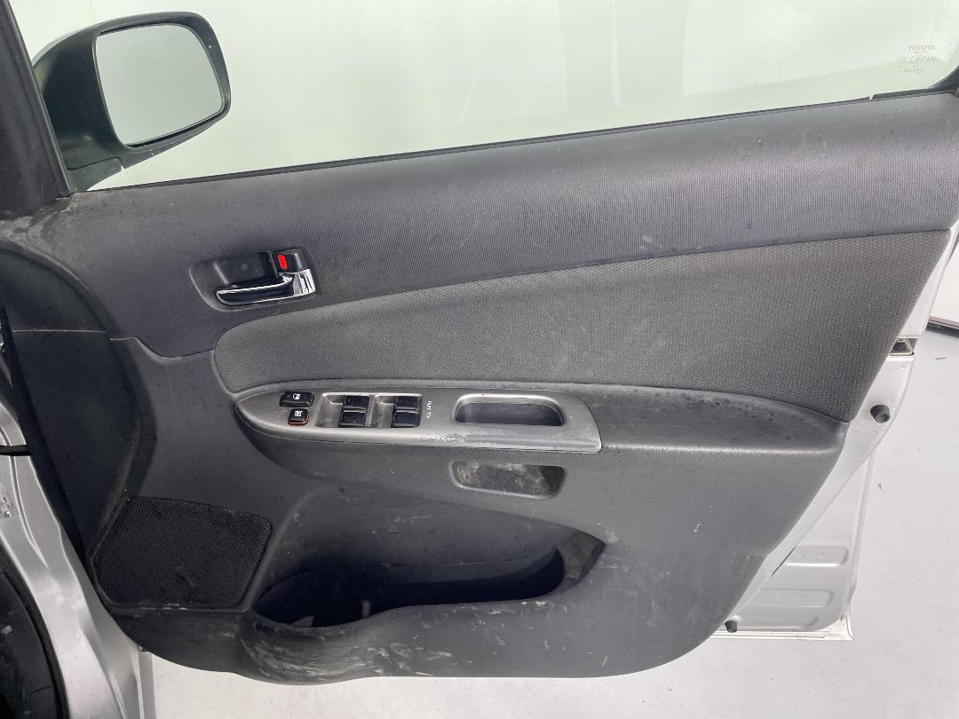 Photo '15' of Toyota Wish