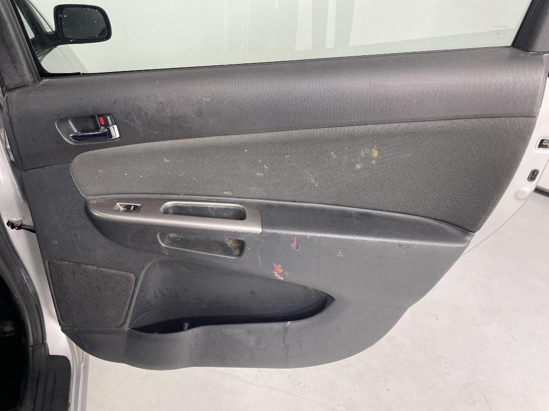 Photo '19' of Toyota Wish