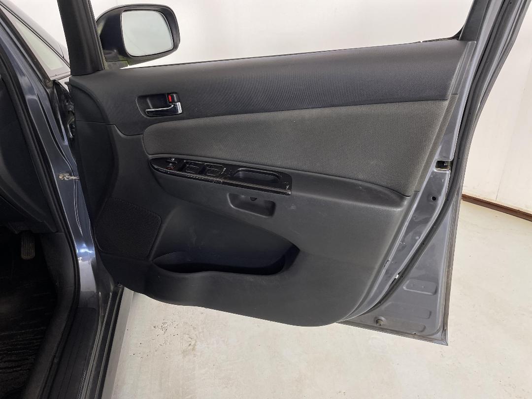 Photo '15' of Toyota Wish