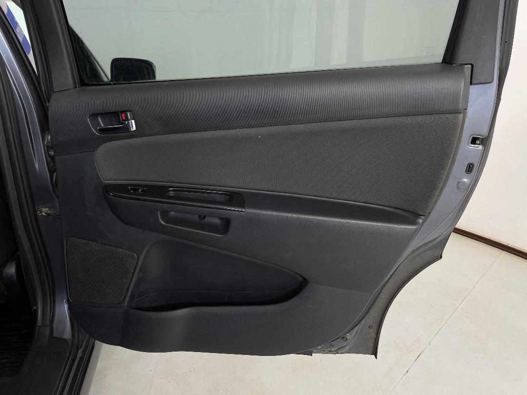 Photo '19' of Toyota Wish