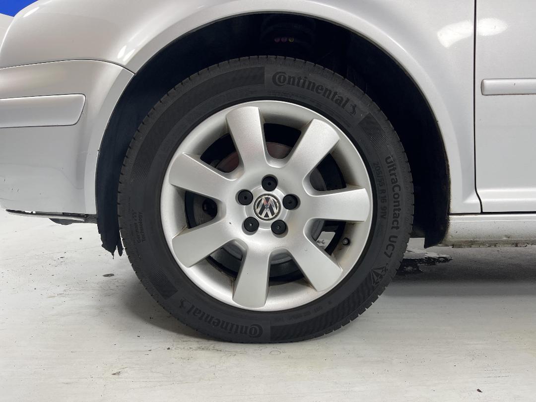 Photo '10' of Volkswagen Golf