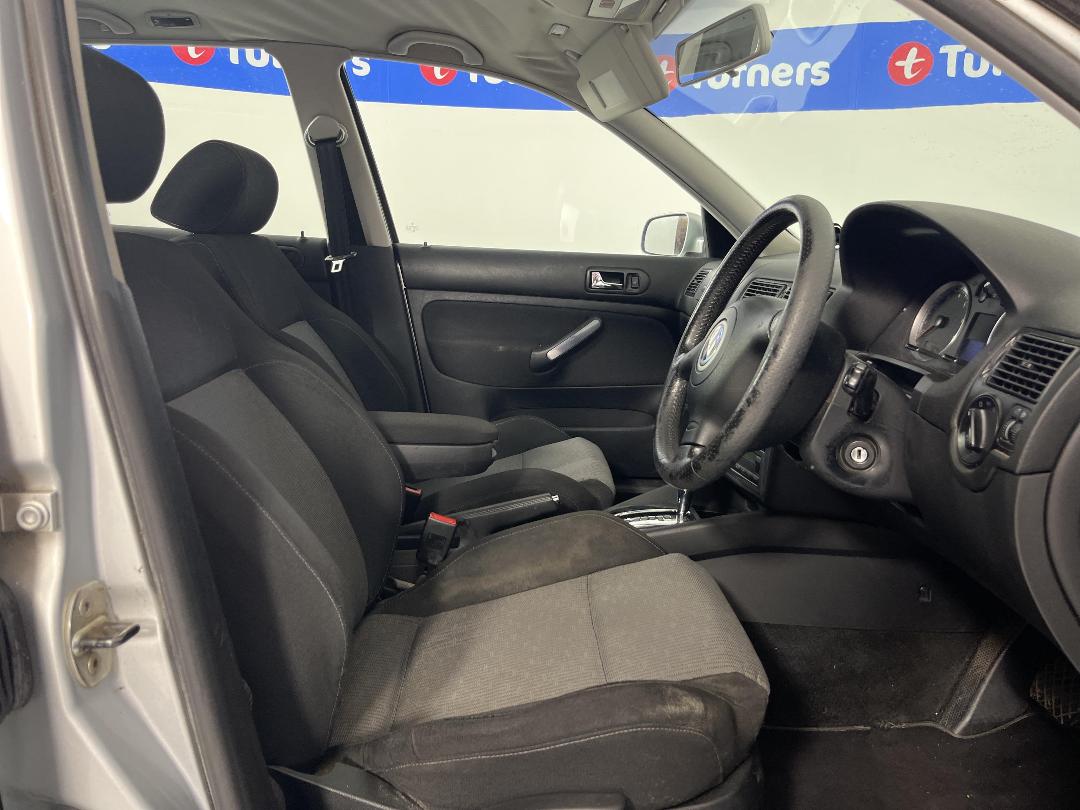 Photo '16' of Volkswagen Golf