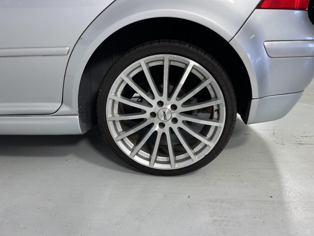 Photo '11' of Volkswagen Golf