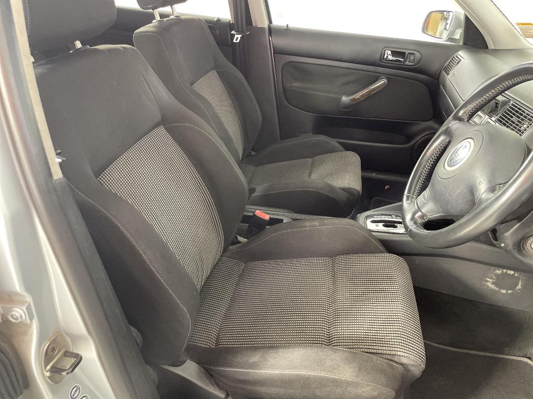 Photo '16' of Volkswagen Golf