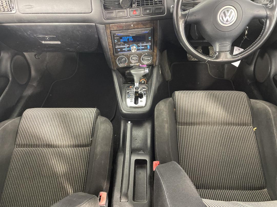 Photo '18' of Volkswagen Golf