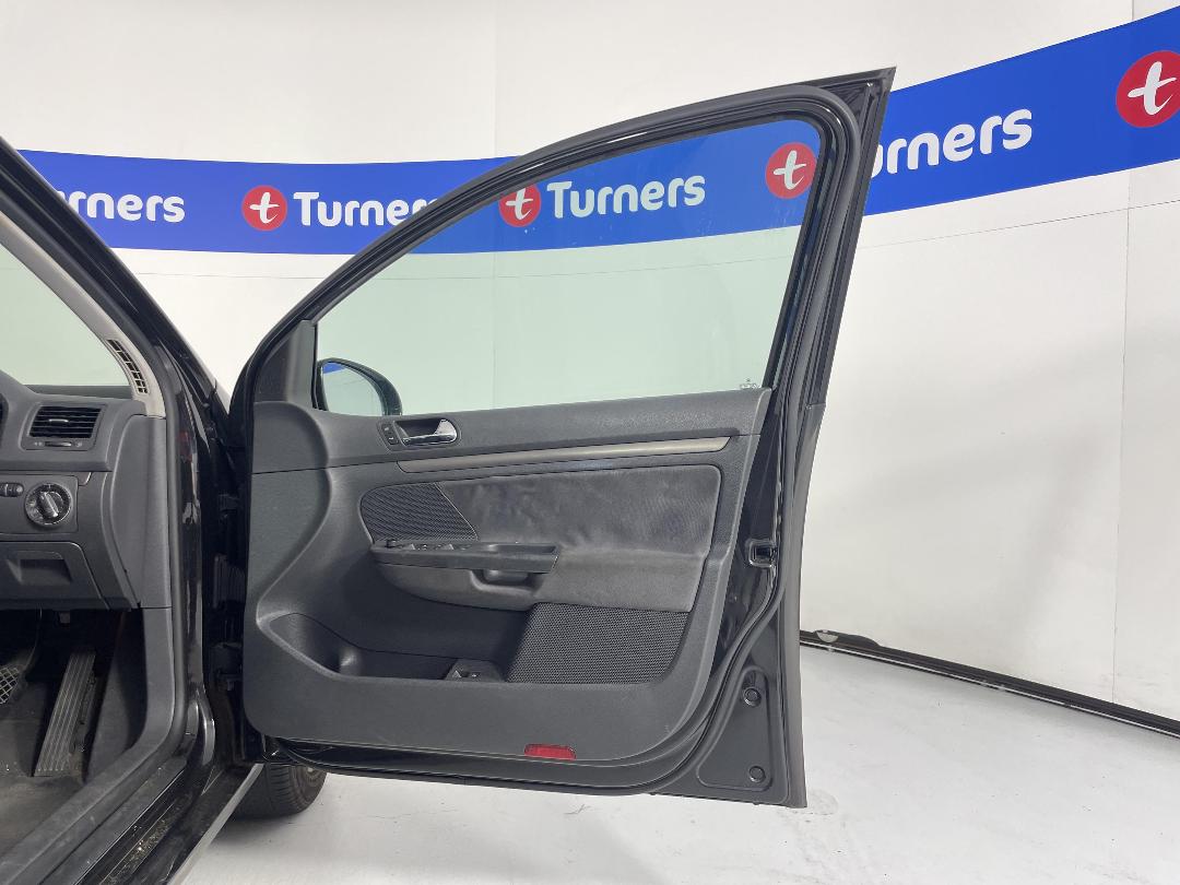 Photo '13' of Volkswagen Golf FSI TIP Photo '13' of Volkswagen Golf FSI TIP