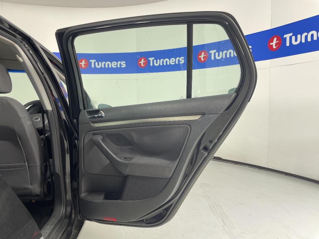 Photo '17' of Volkswagen Golf FSI TIP Photo '17' of Volkswagen Golf FSI TIP