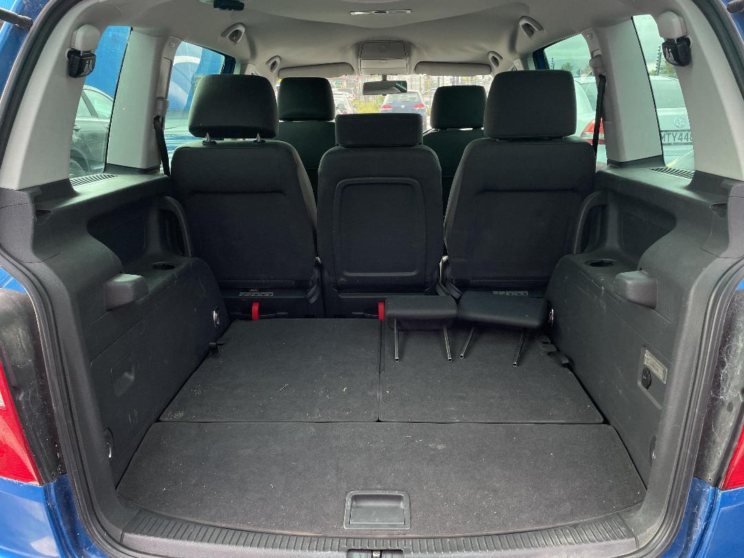 Photo '12' of Volkswagen Touran Photo '12' of Volkswagen Touran