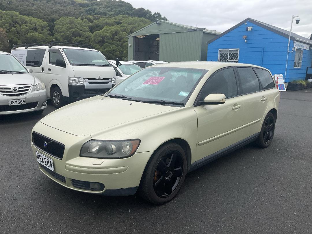 Photo '3' of Volvo V50