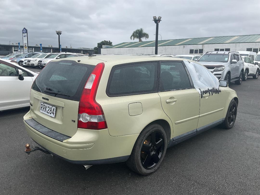 Photo '4' of Volvo V50