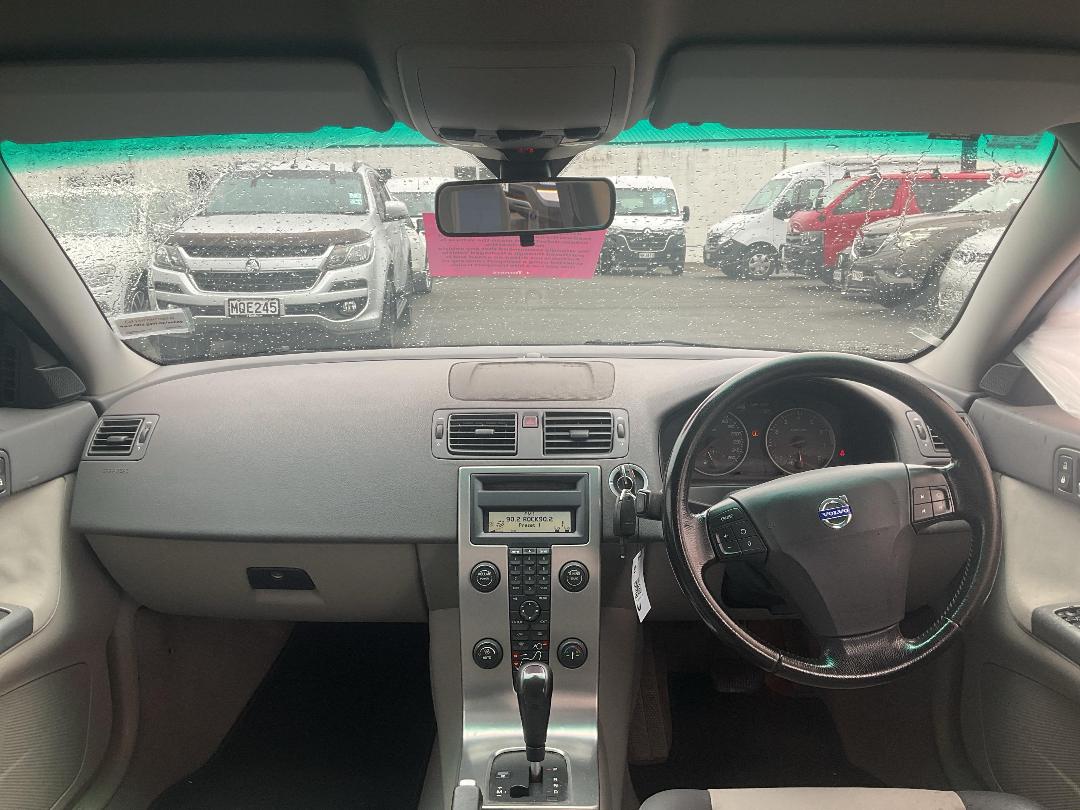 Photo '10' of Volvo V50