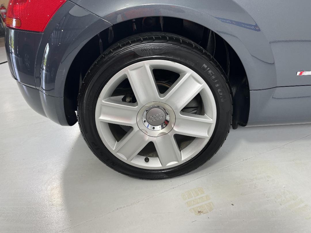 Photo '12' of Audi TT Photo '12' of Audi TT