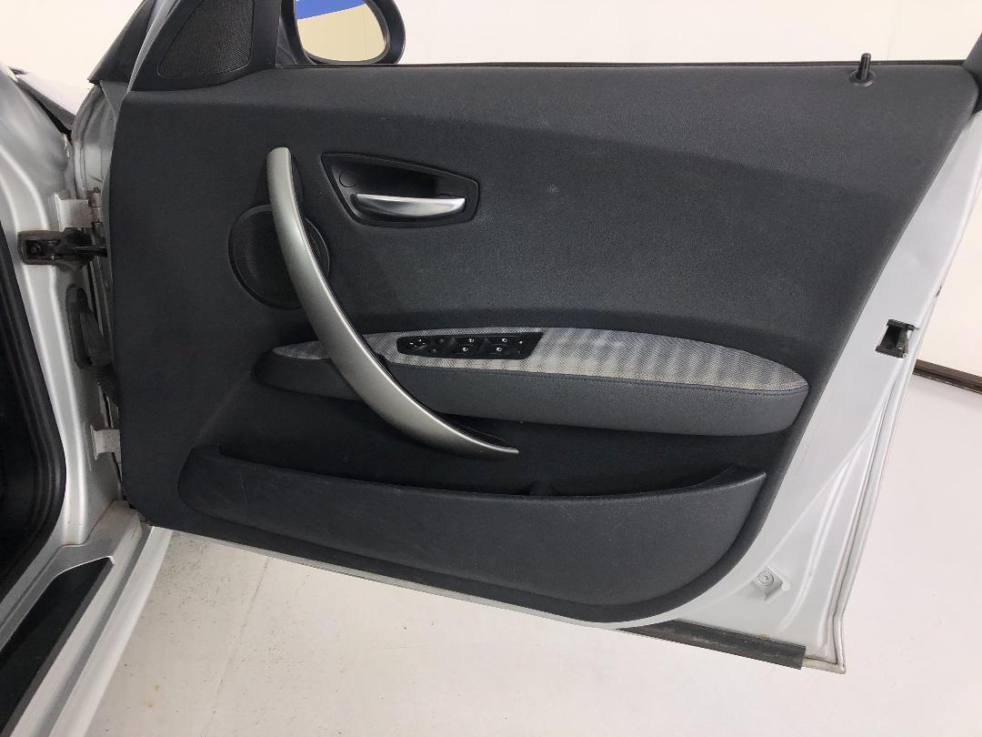 Photo '15' of BMW 1 Series Photo '15' of BMW 1 Series