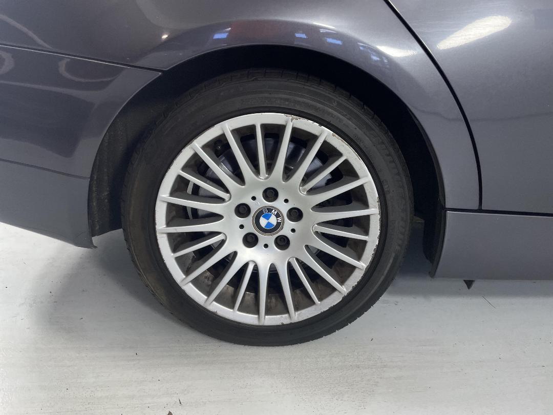 Photo '10' of BMW 3 Series 330I Photo '10' of BMW 3 Series 330I