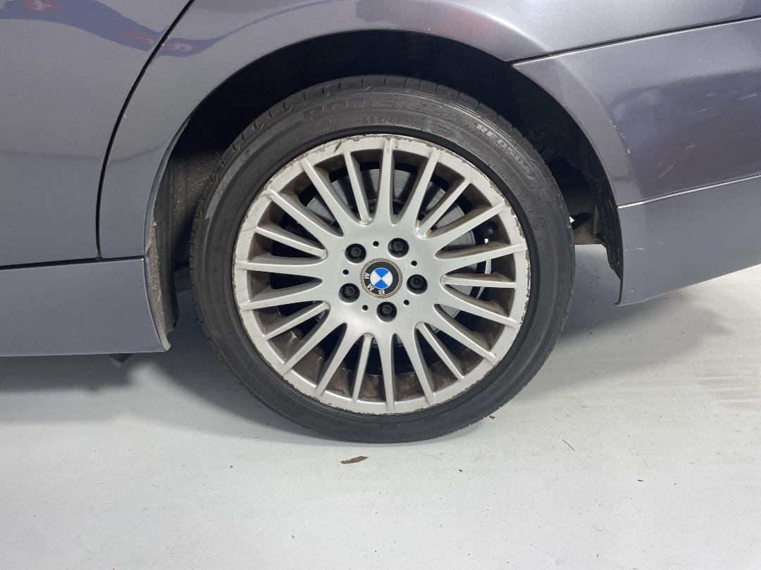 Photo '9' of BMW 3 Series 330I Photo '9' of BMW 3 Series 330I