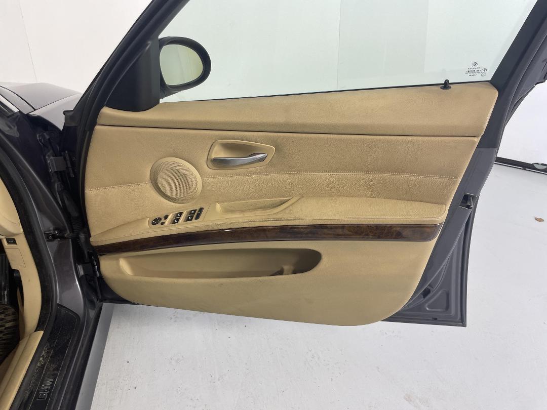 Photo '13' of BMW 3 Series 330I Photo '13' of BMW 3 Series 330I