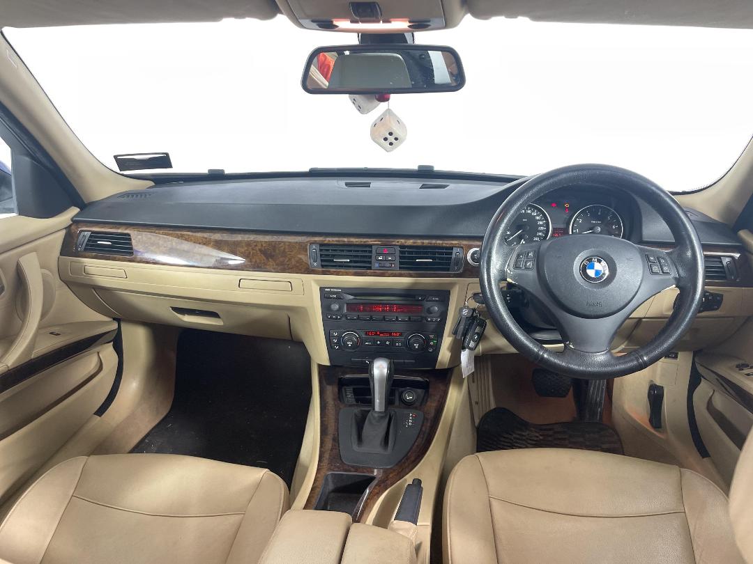 Photo '15' of BMW 3 Series 330I Photo '15' of BMW 3 Series 330I