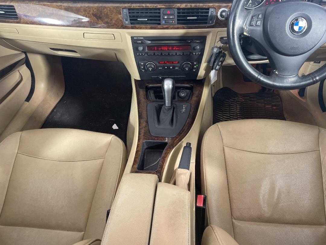 Photo '16' of BMW 3 Series 330I Photo '16' of BMW 3 Series 330I