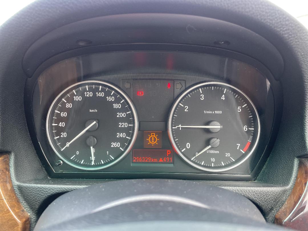 Photo '16' of BMW 3 Series 320I Photo '16' of BMW 3 Series 320I