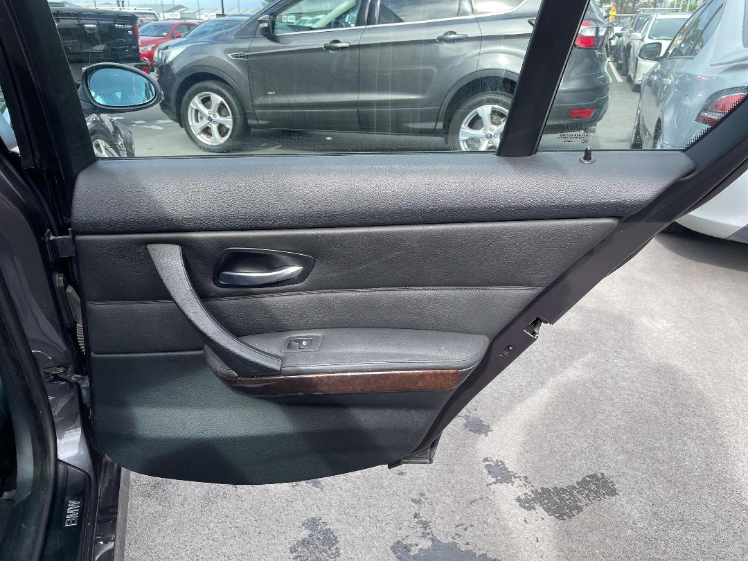 Photo '17' of BMW 3 Series 320I Photo '17' of BMW 3 Series 320I