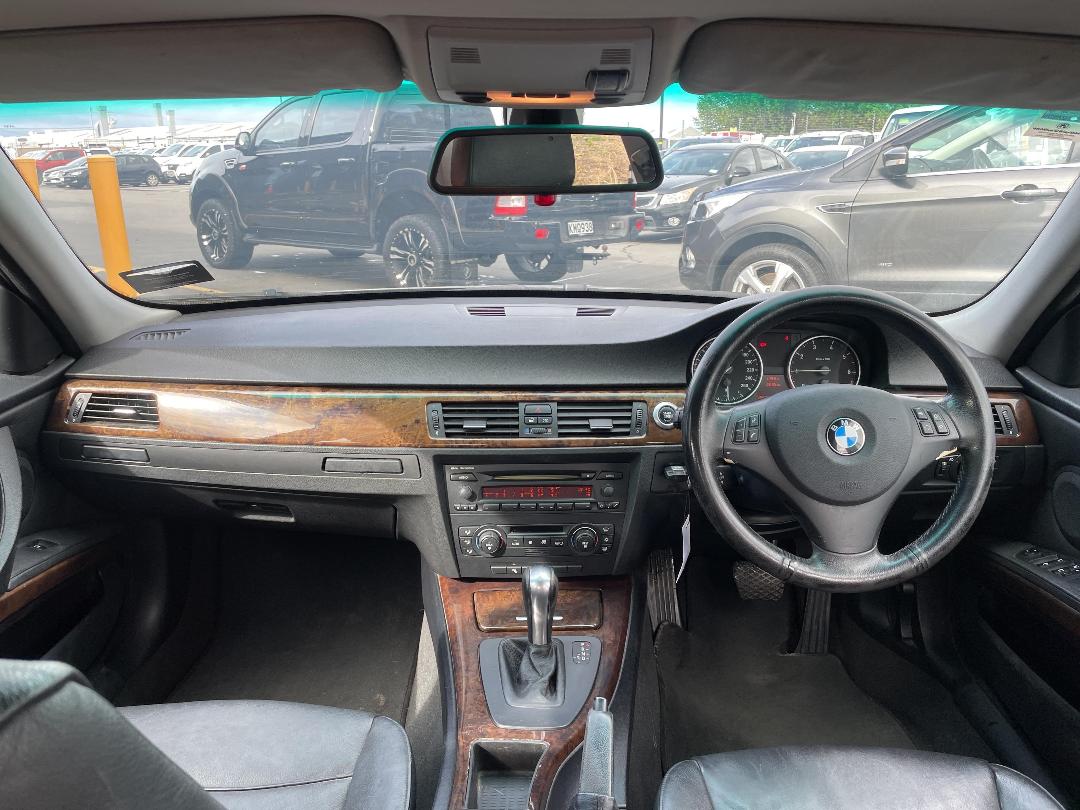 Photo '19' of BMW 3 Series 320I Photo '19' of BMW 3 Series 320I