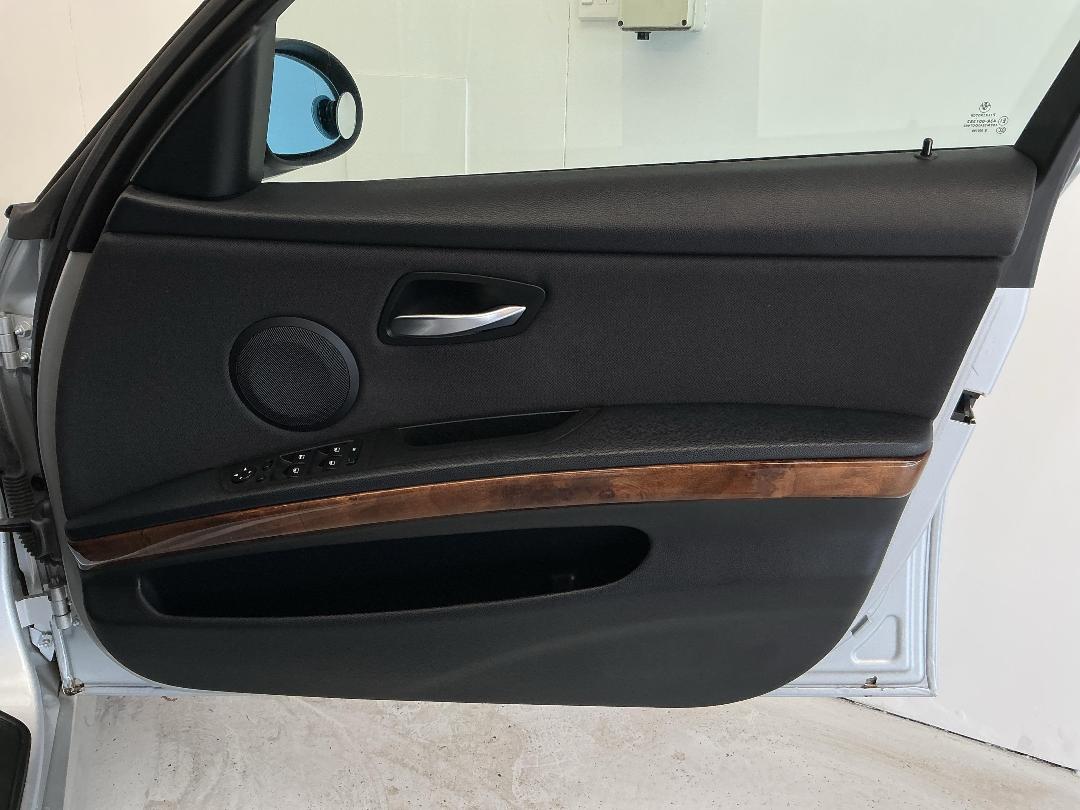 Photo '15' of BMW 320I