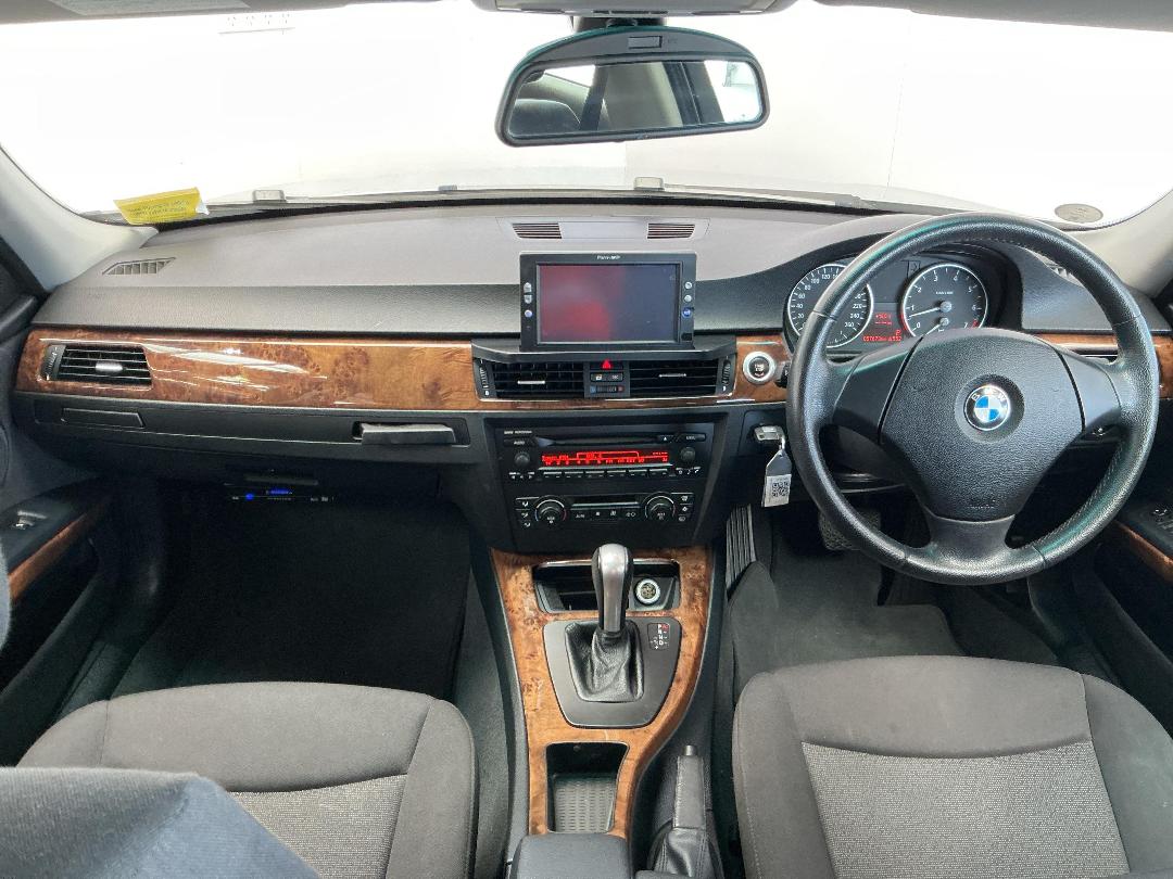 Photo '17' of BMW 320I