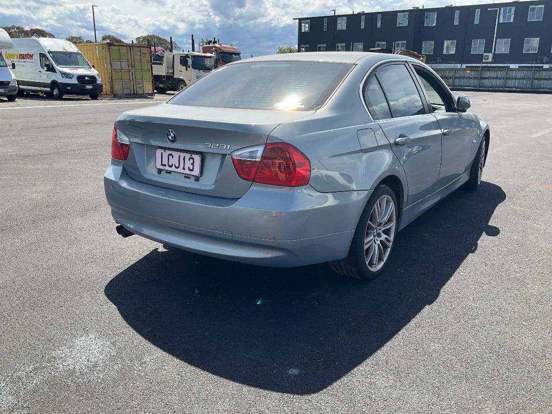 Photo '6' of BMW 323I