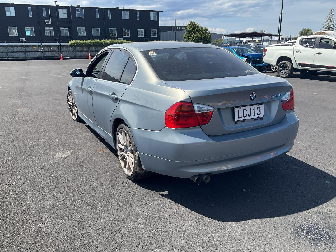 Photo '4' of BMW 323I