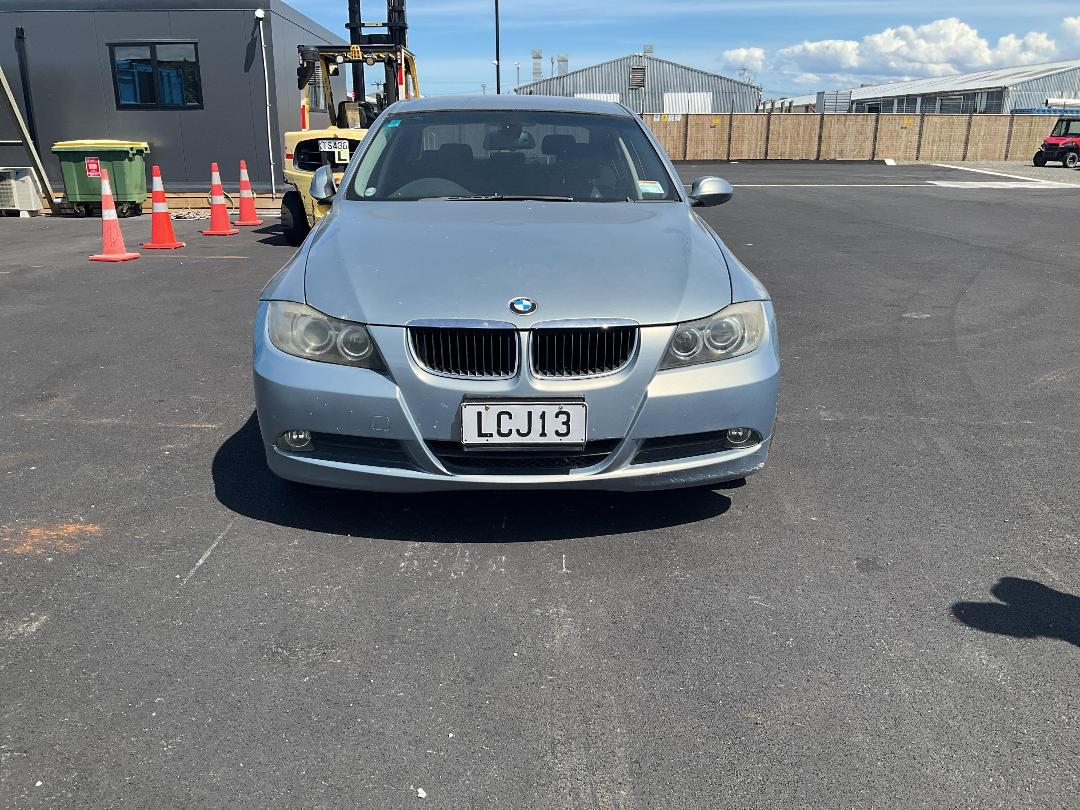 Photo '2' of BMW 323I