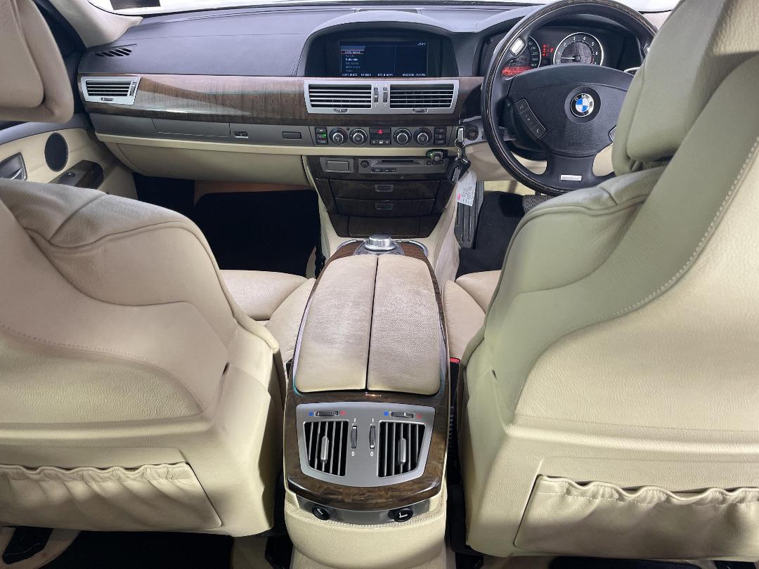 Photo '18' of BMW 740I