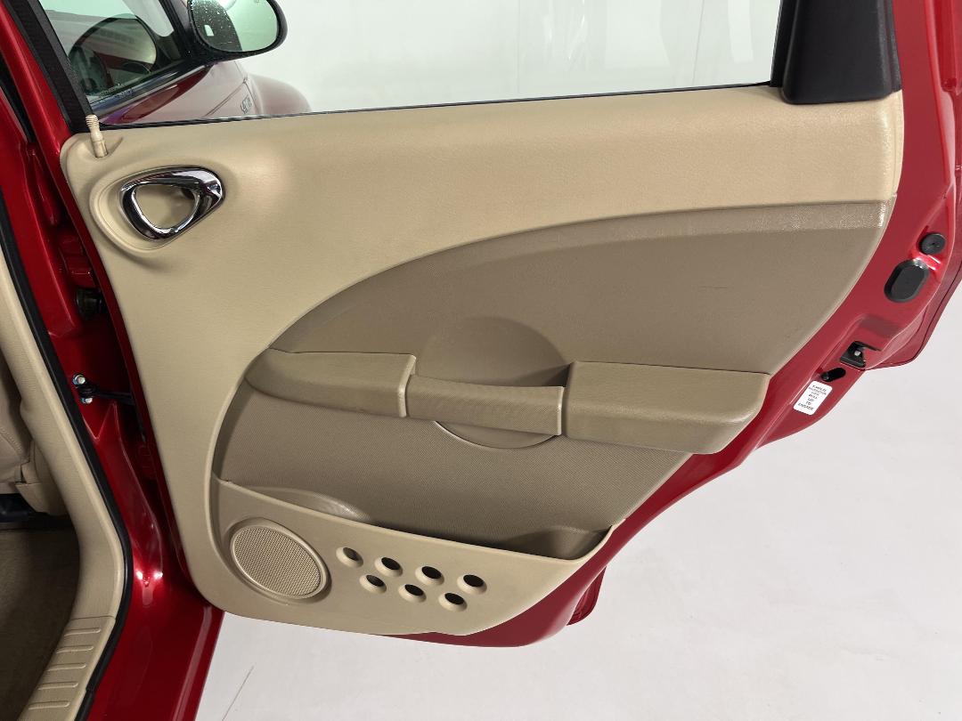 Photo '19' of Chrysler PT Cruiser Photo '19' of Chrysler PT Cruiser