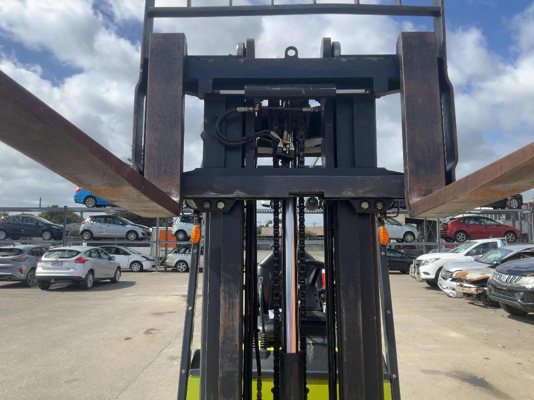 Photo '19' of Clark EPX30 Forklift Photo '19' of Clark EPX30 Forklift