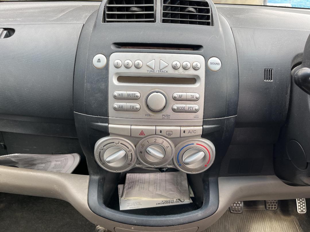 Photo '16' of Daihatsu Sirion