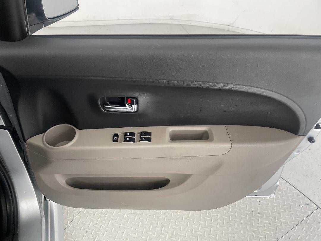 Photo '15' of Daihatsu Sirion Photo '15' of Daihatsu Sirion